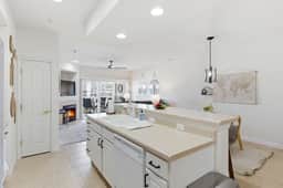 2B 2B | Lake View | Seasonal Pool | Hot Tub |Grill