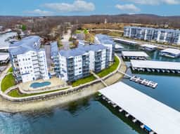 | 4B 3B | Lakefront | SeasonalPool/Hot Tub | Dock