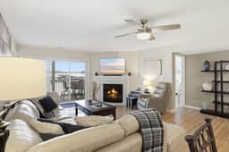 Regatta Bay|Seasonal Pool| LakeView