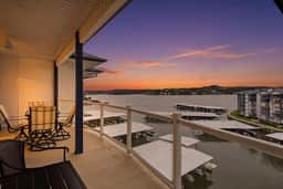 Boat Slip |TopFloorLakeView |Seasonal Pool Hot Tub