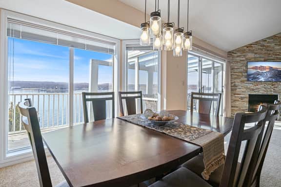 |3B 3B | Lakefront | Boat Dock |Seasonal Pool