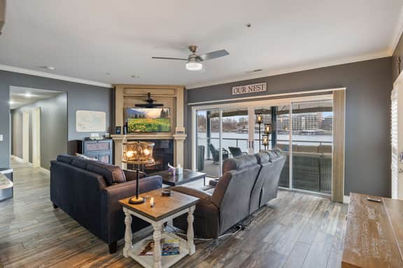 | 4B 3B | Lakefront | SeasonalPool/Hot Tub | Dock