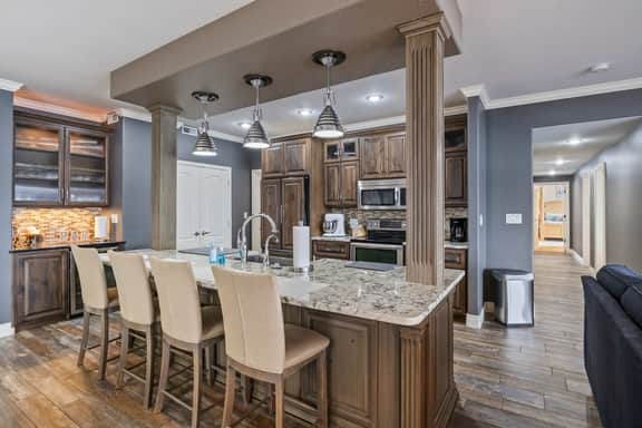 | 4B 3B | Lakefront | SeasonalPool/Hot Tub | Dock
