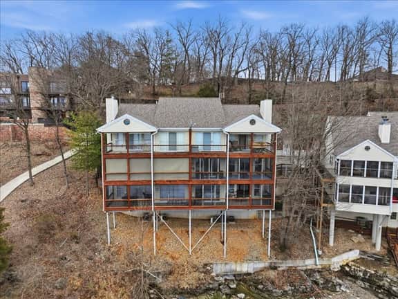 |Lake Front | Views | Seasonal Pool | 3B 2B |Grill