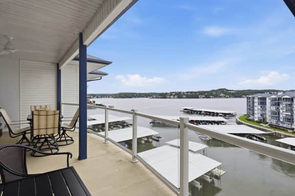 Boat Slip |TopFloorLakeView |Seasonal Pool Hot Tub