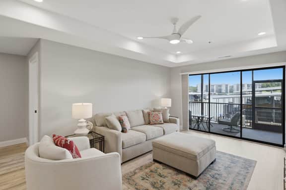 100% Renovated | Lakefront | Pool | Elevator | - Image 2