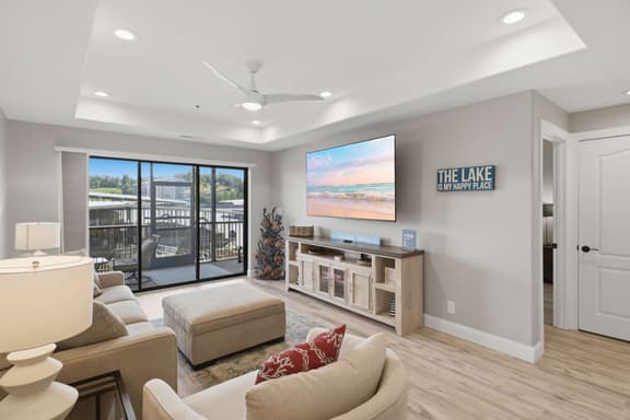 100% Renovated | Lakefront | Pool | Elevator | - Image 1